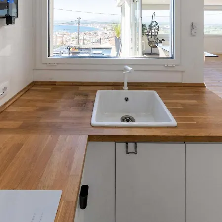 Nyaraló Pitagoras By Interhome