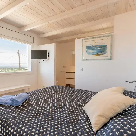 Pitagoras By Interhome * Roses