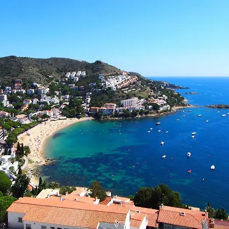 Pitagoras By Interhome * Roses