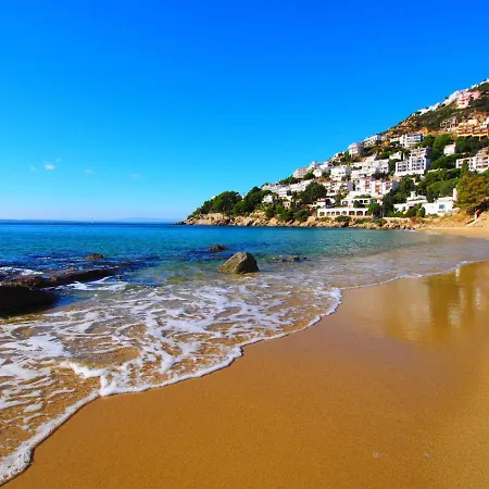 Pitagoras By Interhome * Roses