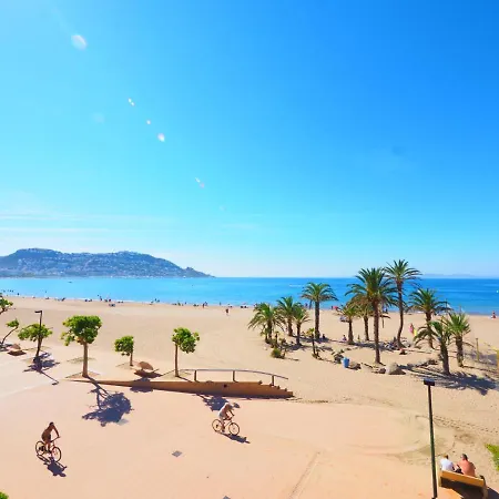 Pitagoras By Interhome * Roses